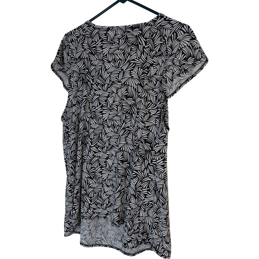 Cato Woman Blouse Plus 22/24W Black White Abstract Print V-Neck Cap Sleeve Top - Picture 10 of 12